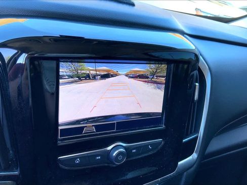 Used 2021 Chevrolet Traverse LS image 29