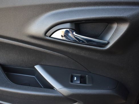 Certified 2024 Chevrolet Trax RS w/ Driver Confidence Package image 13