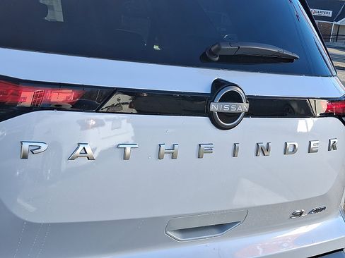 New 2025 Nissan Pathfinder SL w/ Lighting Package (N92) image 19