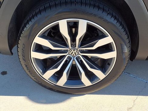 Used 2023 Volkswagen Atlas Cross Sport SEL Premium R-Line image 9