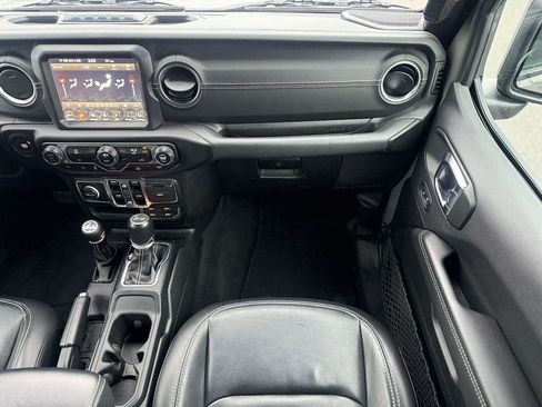 Used 2023 Jeep Wrangler Unlimited Sahara image 25