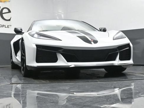 Used 2027 Chevrolet Corvette Grand Sport w/ Stealth Interior Trim Package RWD image 3