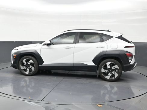 Used 2024 Hyundai Kona Limited FWD image 2