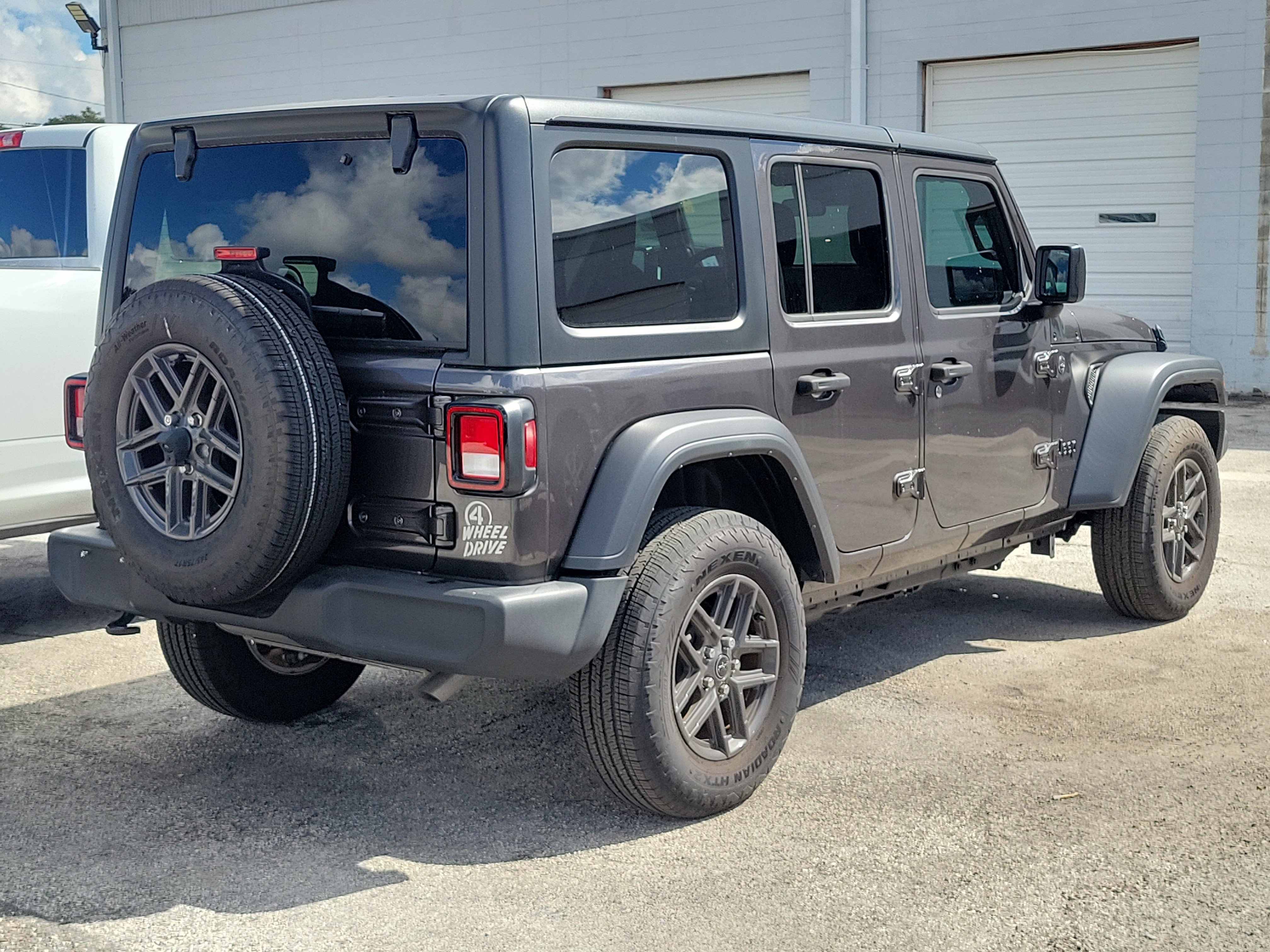 Used 2024 Jeep Wrangler Unlimited Sport AWD/4WD image 6