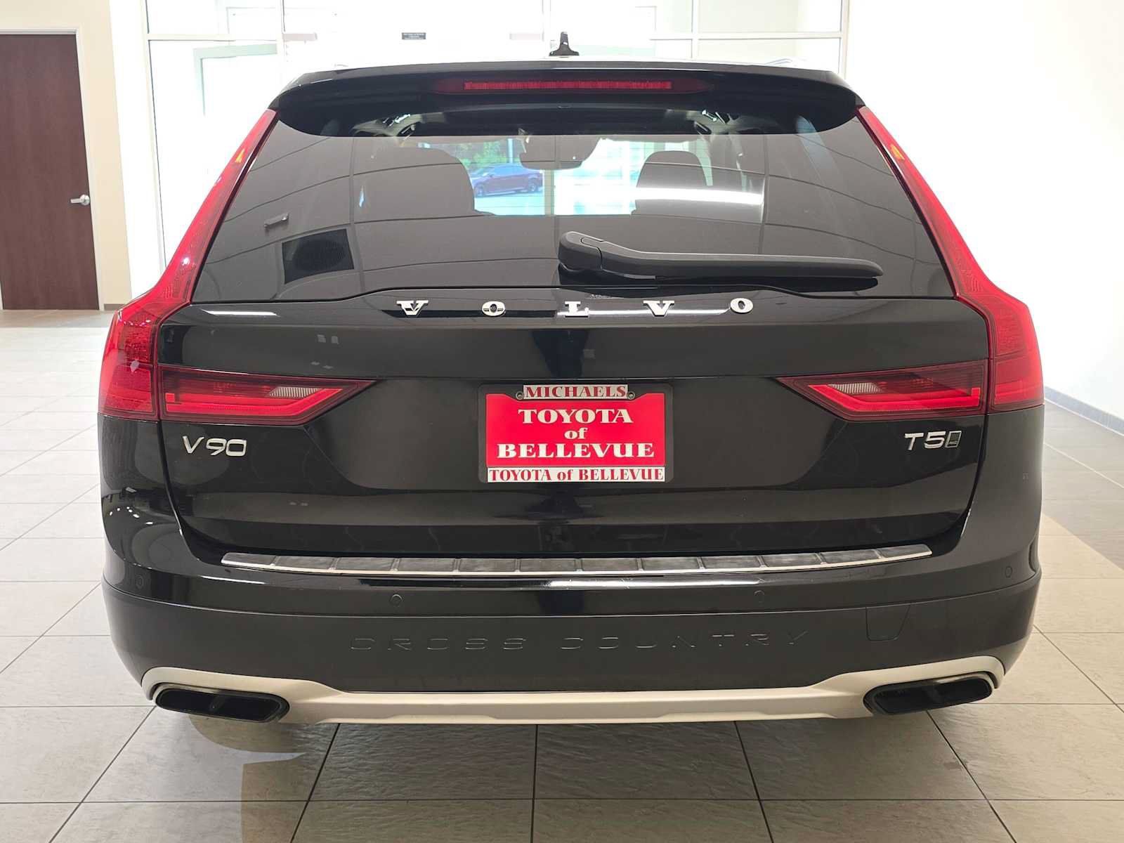 Used 2019 Volvo V90 T5 Cross Country AWD/4WD image 5