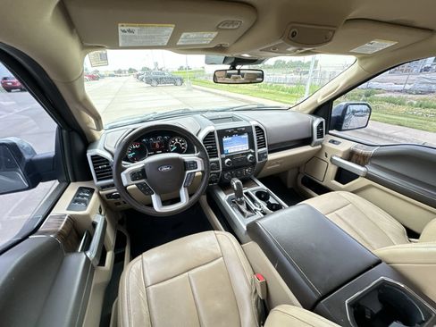 Used 2019 Ford F150 Lariat w/ Equipment Group 502A Luxury AWD/4WD image 20