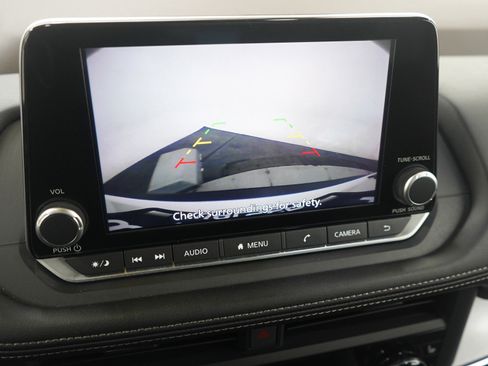 Used 2023 Nissan Rogue SV w/ SV Premium B Package image 30