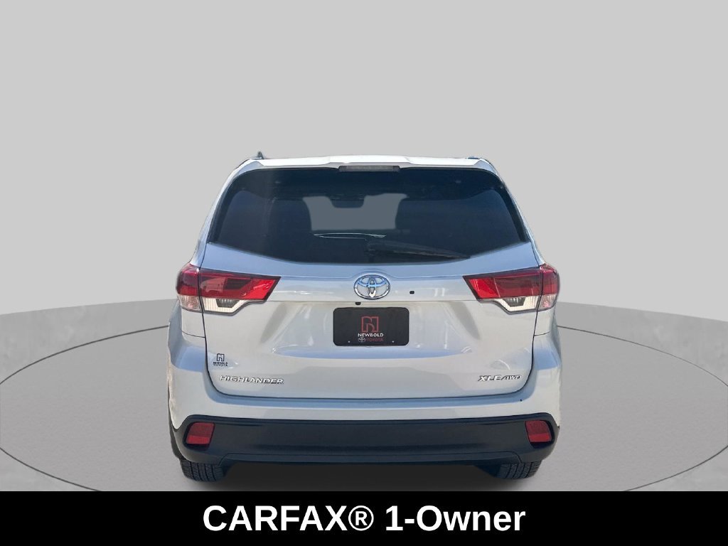 Used 2017 Toyota Highlander XLE AWD/4WD image 4