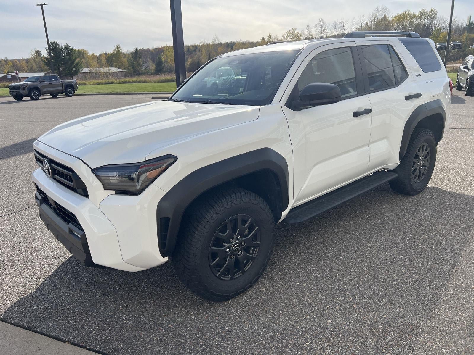 Used 2025 Toyota 4Runner SR5 AWD/4WD image 2