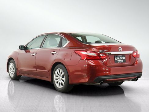 Used 2016 Nissan Altima 2.5 S w/ Power Driver Seat Package FWD image 3
