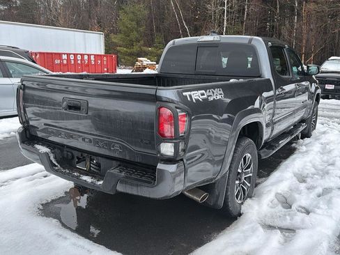 Used 2022 Toyota Tacoma TRD Sport image 7