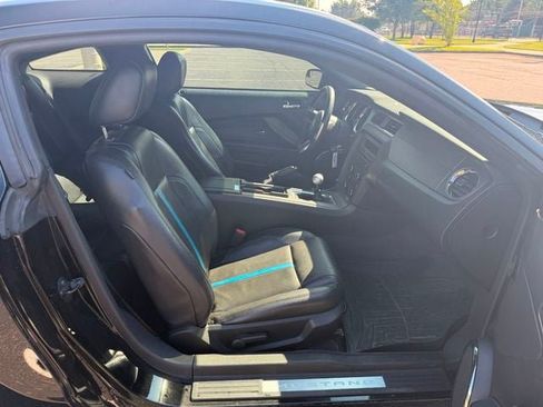 Used 2011 Ford Mustang GT Premium w/ 401A Rapid Spec Order Code RWD image 11