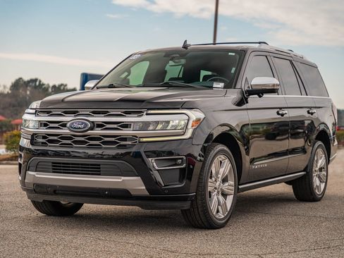 Certified 2023 Ford Expedition Platinum image 4