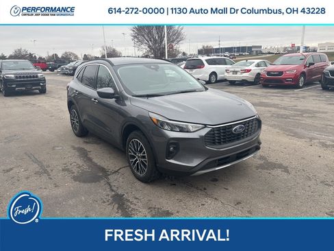 Used 2024 Ford Escape SE image 1