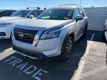 Used 2023 Nissan Pathfinder Platinum w/ Cargo Package
