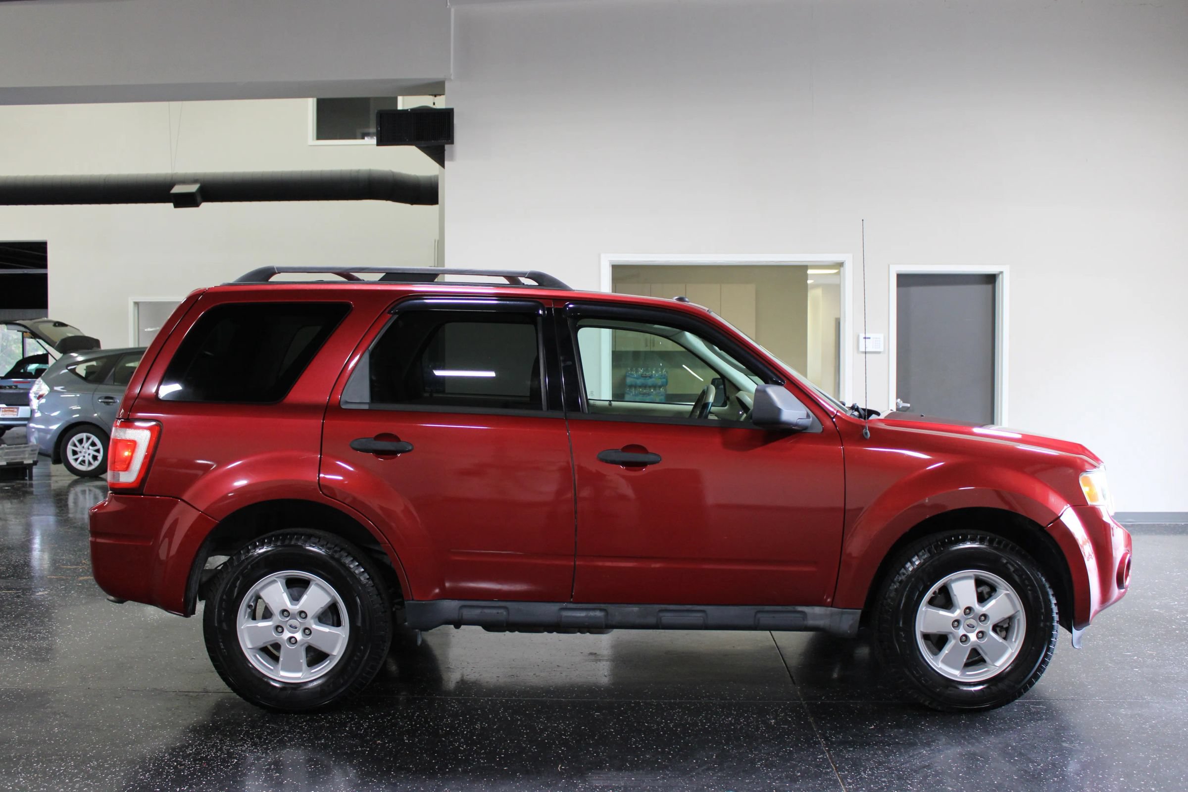 Used 2012 Ford Escape XLT FWD image 2