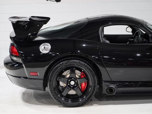 Used 2010 Dodge Viper ACR RWD image 20