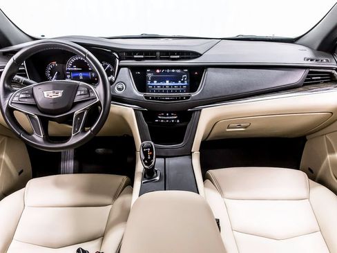 Used 2019 Cadillac XT5 FWD image 18
