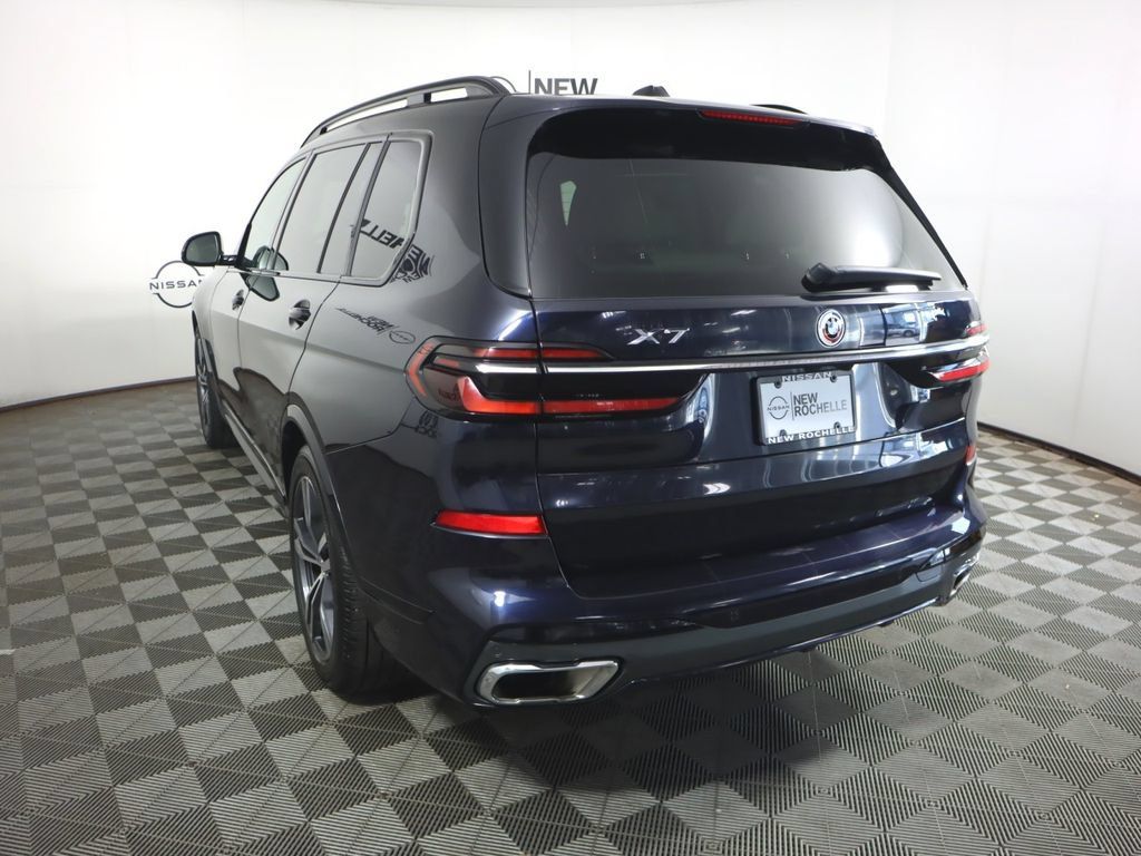 Used 2023 BMW X7 xDrive40i w/ M Sport Package AWD/4WD image 7