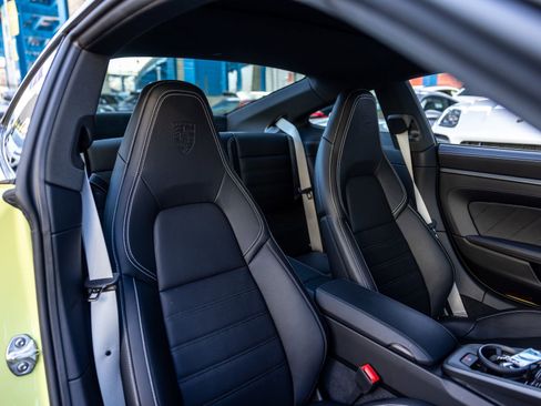 Certified 2025 Porsche 911 Carrera image 31
