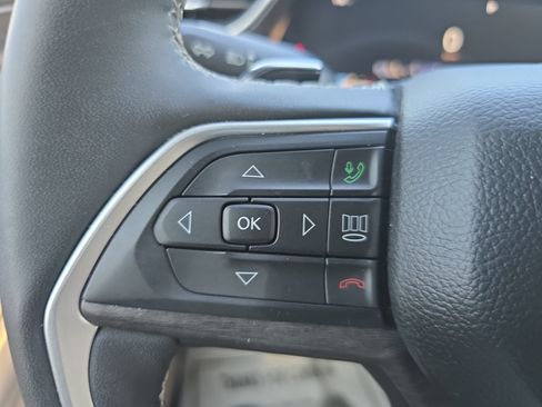 Used 2023 Jeep Grand Cherokee L Limited AWD/4WD image 18