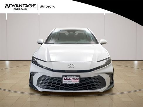 Certified 2025 Toyota Camry SE image 3