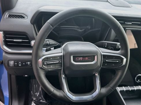 Used 2025 GMC Terrain Elevation w/ Technology Package II AWD/4WD image 17
