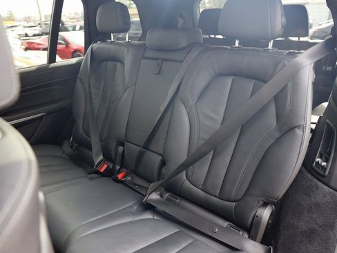 Used 2022 BMW X7 M50i w/ Cold Weather Package image 25