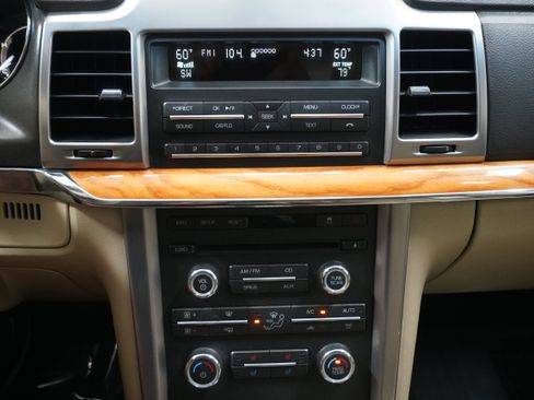 Used 2010 Lincoln MKZ image 19