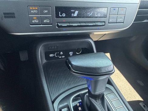 Used 2024 Hyundai Kona SEL AWD/4WD image 23