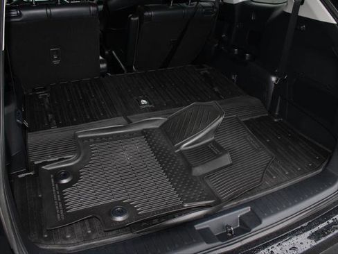 Certified 2021 Toyota Highlander XLE image 8