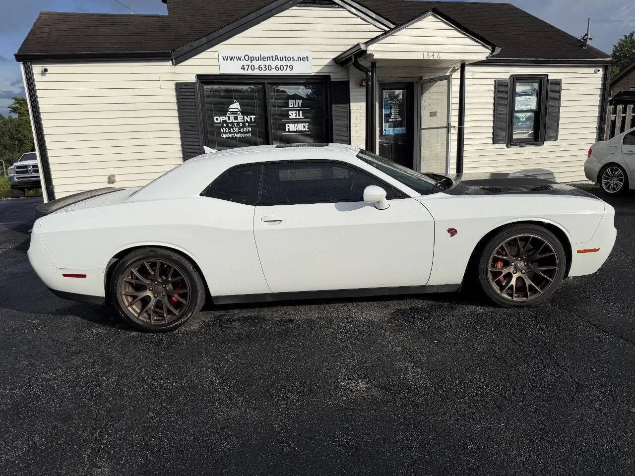 Used 2016 Dodge Challenger SRT Hellcat RWD image 12
