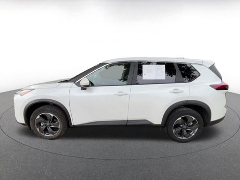 Used 2025 Nissan Rogue SV FWD image 9