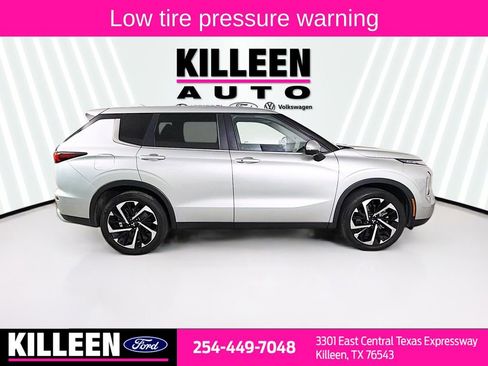 Used 2024 Mitsubishi Outlander SE Black Edition image 9