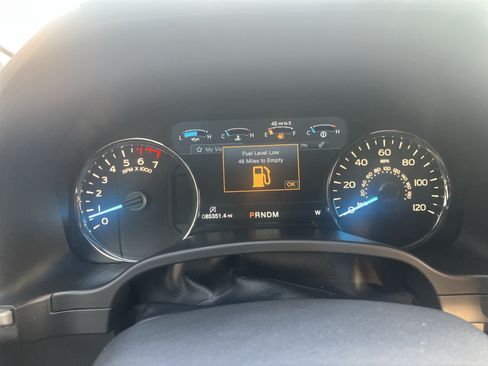 Used 2019 Ford F150 Lariat w/ Equipment Group 502A Luxury AWD/4WD image 21