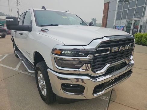 Certified 2026 RAM 2500 Big Horn AWD/4WD image 4