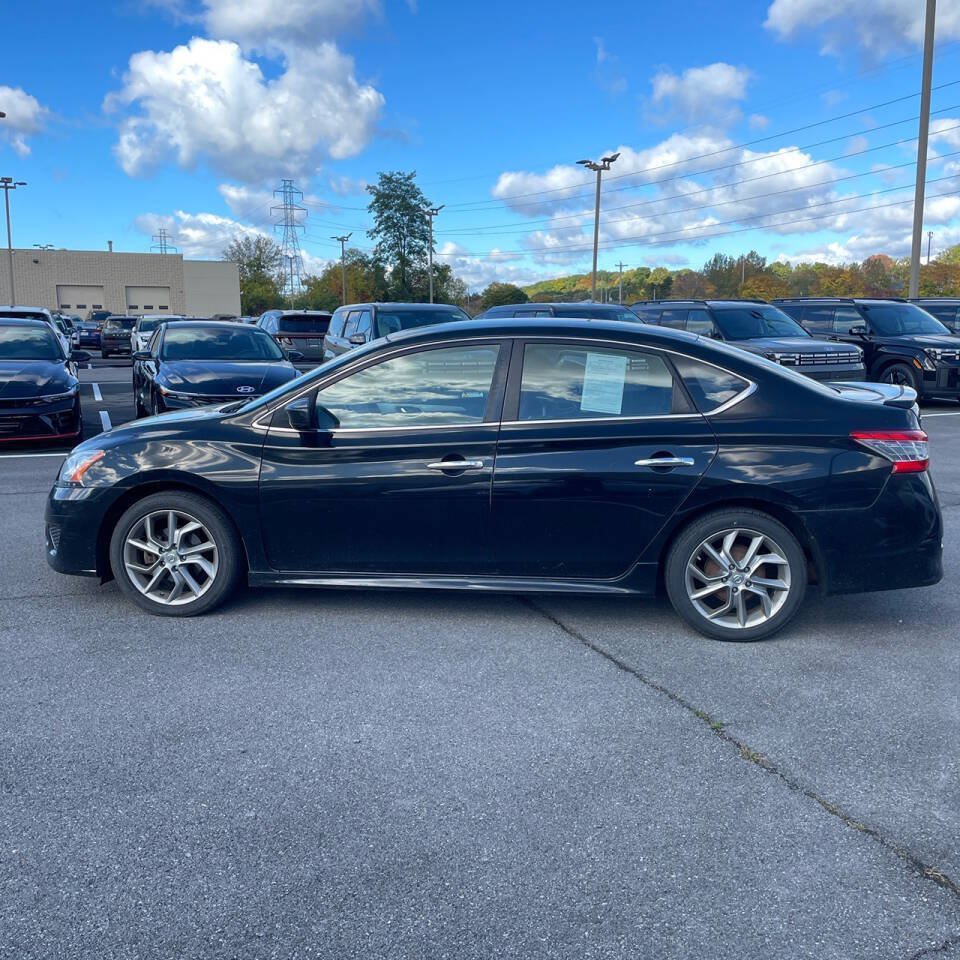 Used 2013 Nissan Sentra SR w/ Electronics Pkg FWD image 2