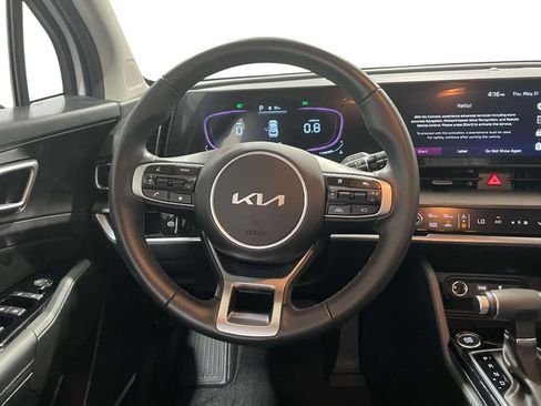 Used 2025 Kia Sportage EX FWD image 13
