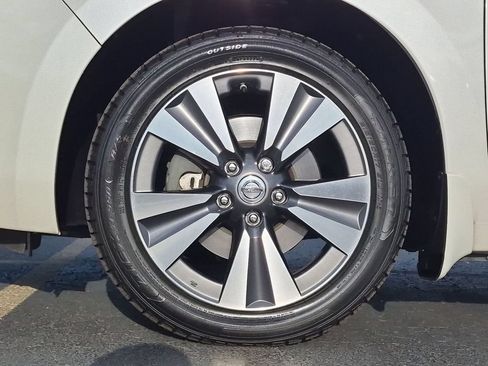 Used 2015 Nissan Leaf SL w/ Premium Package FWD image 9
