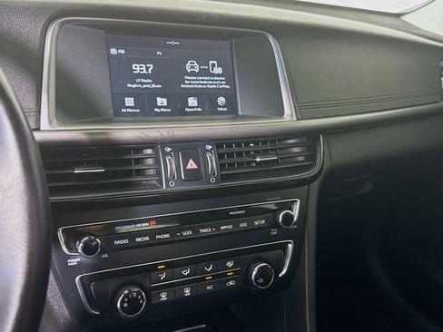 Used 2018 Kia Optima S image 16
