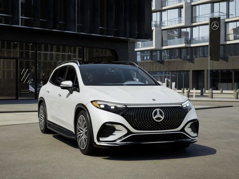New 2026 Mercedes-Benz EQS 400 4MATIC SUV image 9