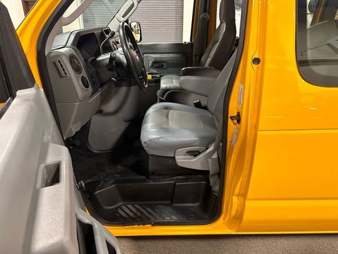 Used 2009 Ford E-150 and Econoline 150 Wagon image 19
