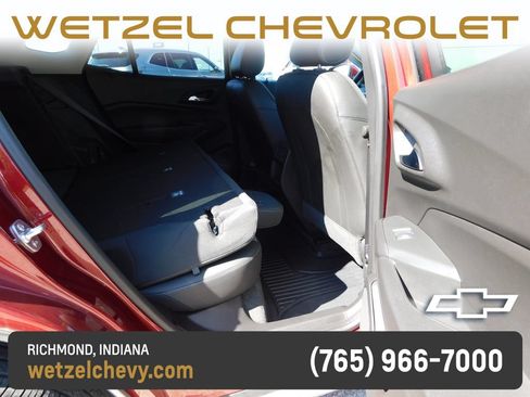 Used 2025 Chevrolet Trax LT w/ Driver Confidence Package FWD image 23