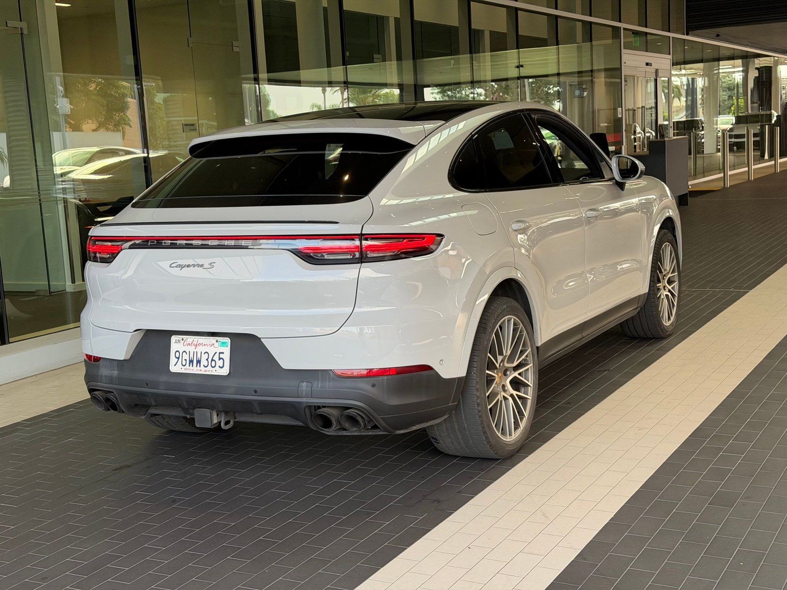 Certified 2023 Porsche Cayenne S AWD/4WD image 9