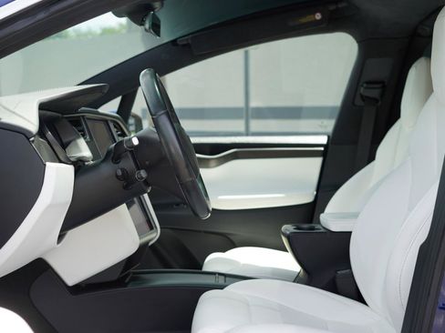 Used 2018 Tesla Model X 75D AWD/4WD image 7