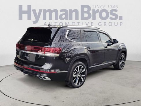 Used 2024 Volkswagen Atlas SEL Premium R-Line image 3