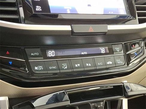 Used 2017 Honda Accord Touring image 17