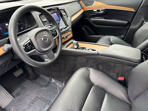 Certified 2023 Volvo XC90 B6 Plus w/ Protection Package Premier image 9