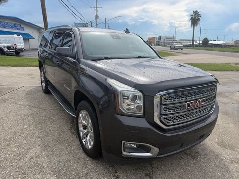 Used 2017 GMC Yukon XL SLT w/ Open Road Package RWD image 4