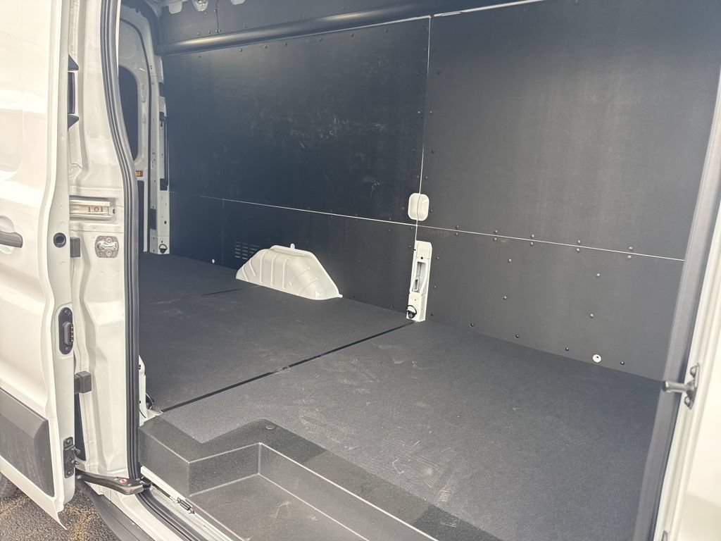 New 2026 Ford Transit 350 148 High Roof Extended RWD image 17